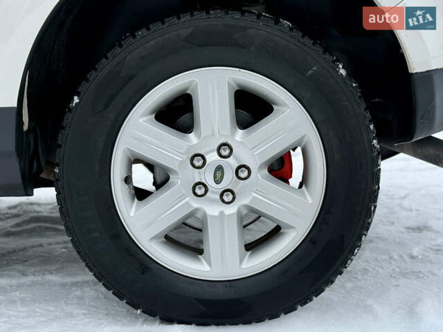 Белый Ленд Ровер Фрилендер, объемом двигателя 2.2 л и пробегом 190 тыс. км за 11500 $, фото 34 на Automoto.ua