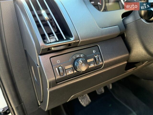 Белый Ленд Ровер Фрилендер, объемом двигателя 2.18 л и пробегом 279 тыс. км за 9699 $, фото 21 на Automoto.ua