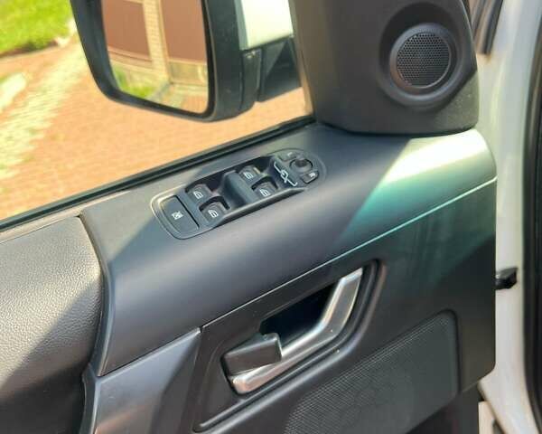 Білий Ленд Ровер Freelander, об'ємом двигуна 2.18 л та пробігом 220 тис. км за 11700 $, фото 11 на Automoto.ua