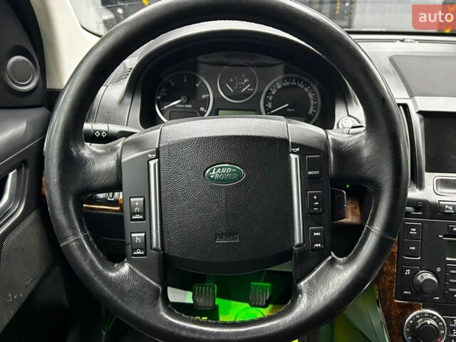 Білий Ленд Ровер Freelander, об'ємом двигуна 2.18 л та пробігом 207 тис. км за 11300 $, фото 14 на Automoto.ua