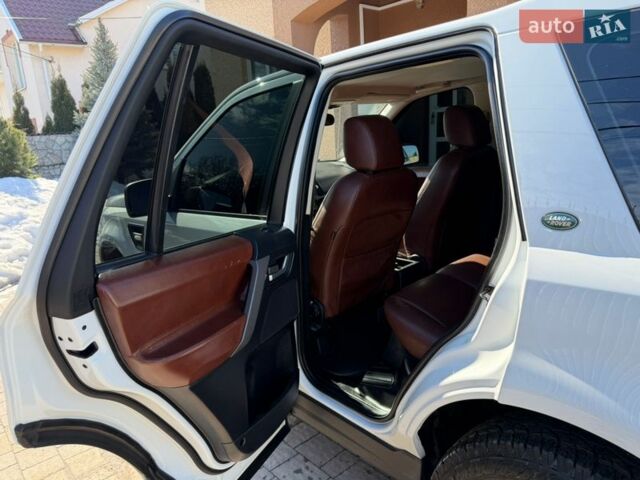 Белый Ленд Ровер Фрилендер, объемом двигателя 2.18 л и пробегом 279 тыс. км за 9699 $, фото 28 на Automoto.ua