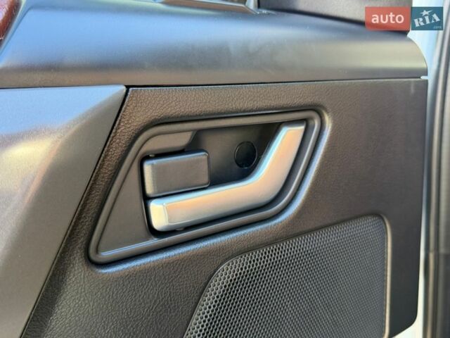 Белый Ленд Ровер Фрилендер, объемом двигателя 2.18 л и пробегом 279 тыс. км за 9699 $, фото 15 на Automoto.ua