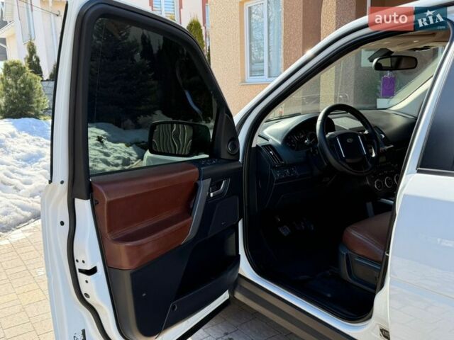 Белый Ленд Ровер Фрилендер, объемом двигателя 2.18 л и пробегом 279 тыс. км за 9699 $, фото 12 на Automoto.ua