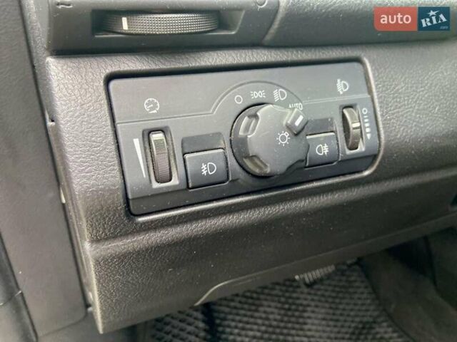 Білий Ленд Ровер Freelander, об'ємом двигуна 2.2 л та пробігом 240 тис. км за 12500 $, фото 33 на Automoto.ua