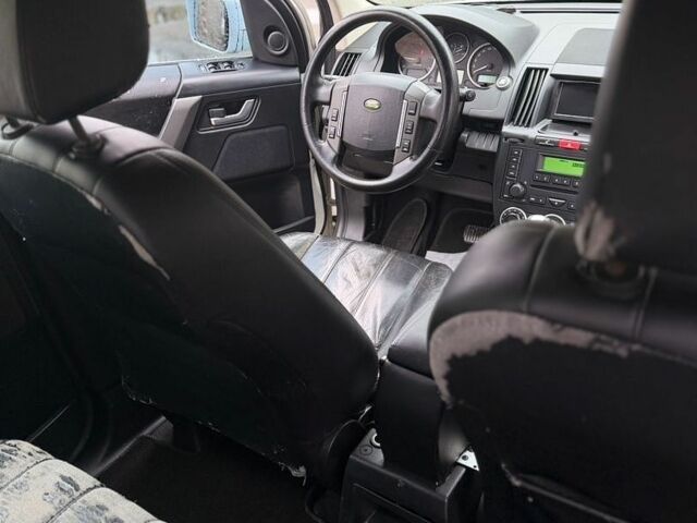 Білий Ленд Ровер Freelander, об'ємом двигуна 2.2 л та пробігом 316 тис. км за 7500 $, фото 5 на Automoto.ua