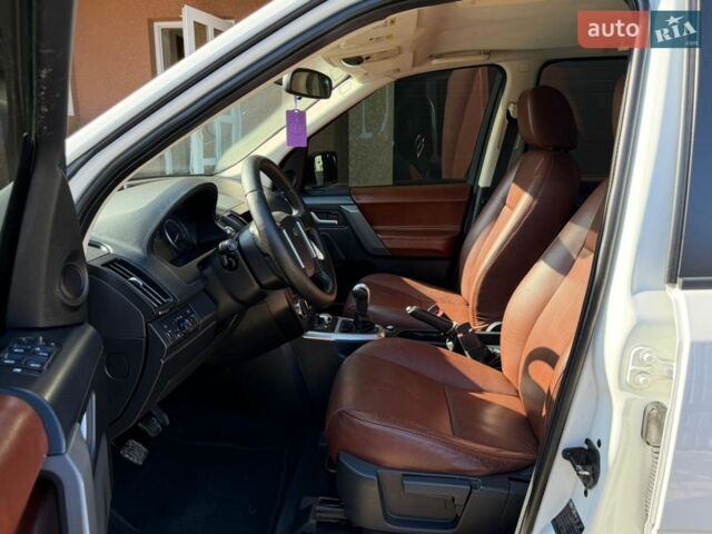 Белый Ленд Ровер Фрилендер, объемом двигателя 2.18 л и пробегом 279 тыс. км за 9699 $, фото 17 на Automoto.ua