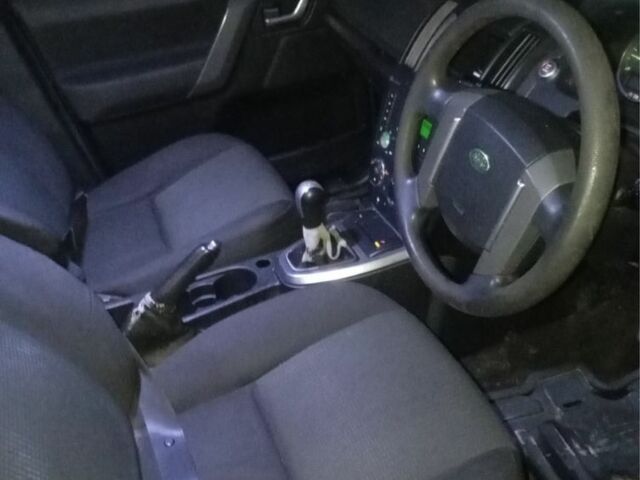 Белый Ленд Ровер Фрилендер, объемом двигателя 2.2 л и пробегом 206 тыс. км за 3141 $, фото 3 на Automoto.ua