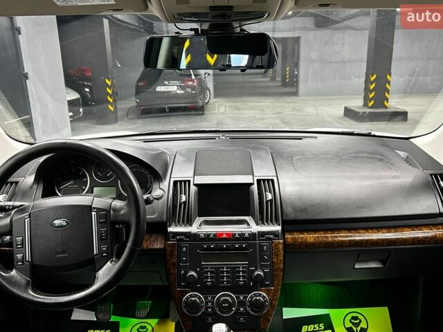 Білий Ленд Ровер Freelander, об'ємом двигуна 2.18 л та пробігом 207 тис. км за 11300 $, фото 13 на Automoto.ua