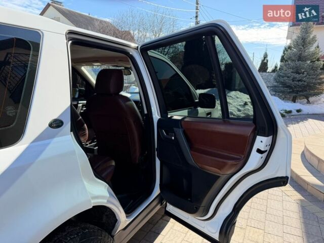 Белый Ленд Ровер Фрилендер, объемом двигателя 2.18 л и пробегом 279 тыс. км за 9699 $, фото 35 на Automoto.ua