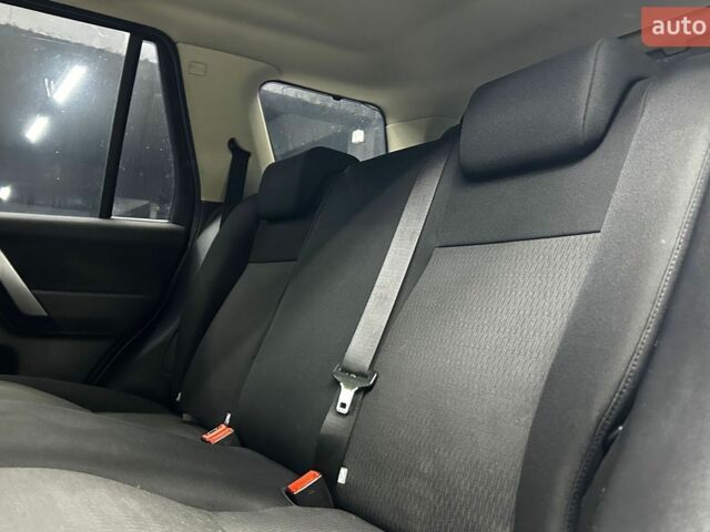 Білий Ленд Ровер Freelander, об'ємом двигуна 2.18 л та пробігом 207 тис. км за 11300 $, фото 20 на Automoto.ua