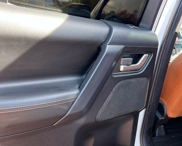 Білий Ленд Ровер Freelander, об'ємом двигуна 2.18 л та пробігом 220 тис. км за 11700 $, фото 32 на Automoto.ua