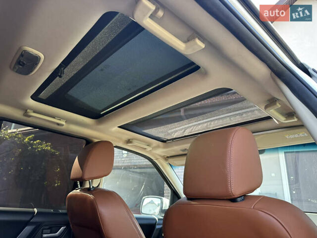 Білий Ленд Ровер Freelander, об'ємом двигуна 2.18 л та пробігом 220 тис. км за 11300 $, фото 21 на Automoto.ua