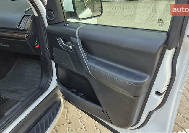 Білий Ленд Ровер Freelander, об'ємом двигуна 3.19 л та пробігом 128 тис. км за 11300 $, фото 26 на Automoto.ua
