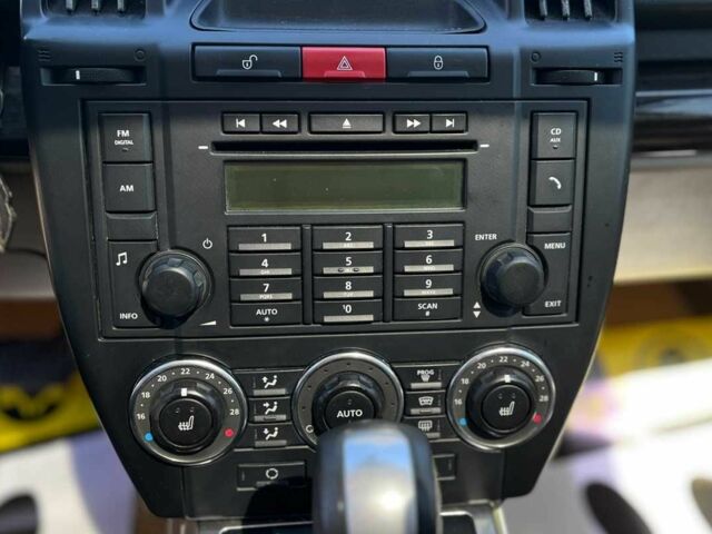 Білий Ленд Ровер Freelander, об'ємом двигуна 3.2 л та пробігом 198 тис. км за 13003 $, фото 14 на Automoto.ua
