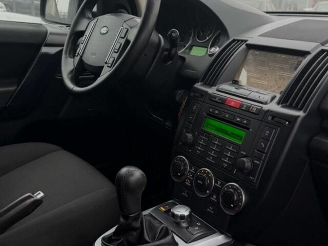 Белый Ленд Ровер Фрилендер, объемом двигателя 2.2 л и пробегом 297 тыс. км за 10900 $, фото 7 на Automoto.ua