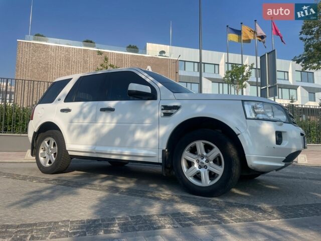 Білий Ленд Ровер Freelander, об'ємом двигуна 2.18 л та пробігом 350 тис. км за 11000 $, фото 5 на Automoto.ua