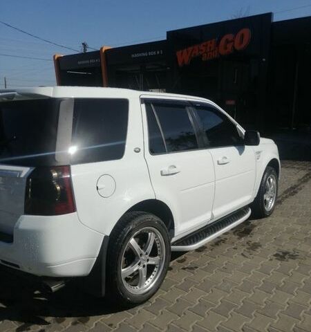 Белый Ленд Ровер Фрилендер, объемом двигателя 3.2 л и пробегом 200 тыс. км за 12500 $, фото 3 на Automoto.ua