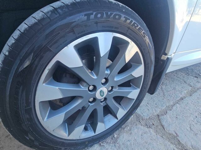 Белый Ленд Ровер Фрилендер, объемом двигателя 0 л и пробегом 175 тыс. км за 14900 $, фото 13 на Automoto.ua