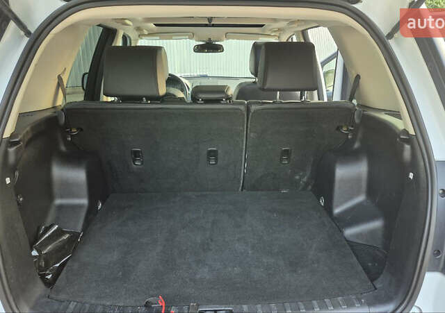 Білий Ленд Ровер Freelander, об'ємом двигуна 3.19 л та пробігом 128 тис. км за 11300 $, фото 23 на Automoto.ua