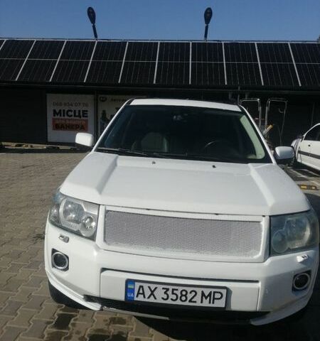 Белый Ленд Ровер Фрилендер, объемом двигателя 3.2 л и пробегом 200 тыс. км за 12500 $, фото 6 на Automoto.ua