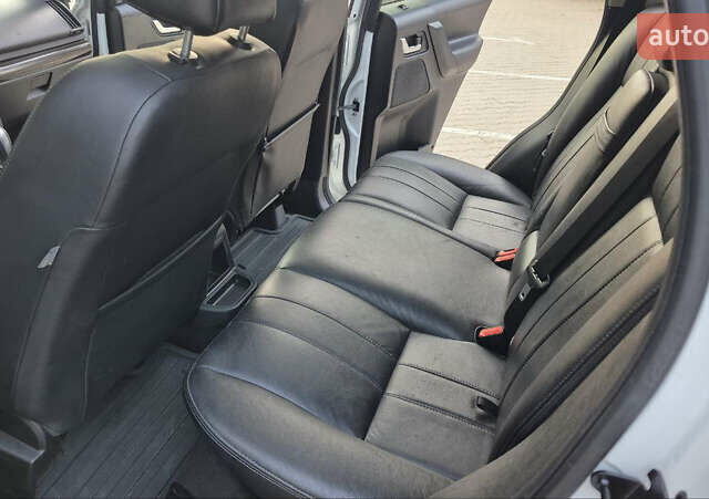 Білий Ленд Ровер Freelander, об'ємом двигуна 3.19 л та пробігом 128 тис. км за 11300 $, фото 14 на Automoto.ua
