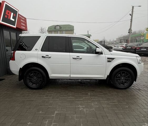 Білий Ленд Ровер Freelander, об'ємом двигуна 2.2 л та пробігом 297 тис. км за 11000 $, фото 2 на Automoto.ua
