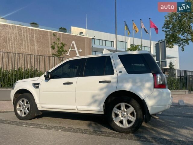 Білий Ленд Ровер Freelander, об'ємом двигуна 2.18 л та пробігом 350 тис. км за 11000 $, фото 16 на Automoto.ua