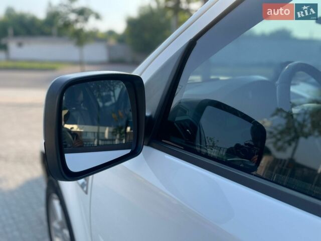Білий Ленд Ровер Freelander, об'ємом двигуна 2.18 л та пробігом 350 тис. км за 11000 $, фото 30 на Automoto.ua