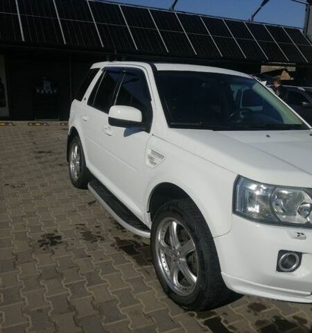 Белый Ленд Ровер Фрилендер, объемом двигателя 3.2 л и пробегом 200 тыс. км за 12500 $, фото 1 на Automoto.ua