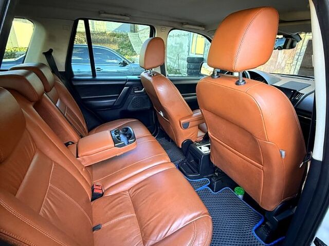 Белый Ленд Ровер Фрилендер, объемом двигателя 2.2 л и пробегом 18500 тыс. км за 11999 $, фото 3 на Automoto.ua