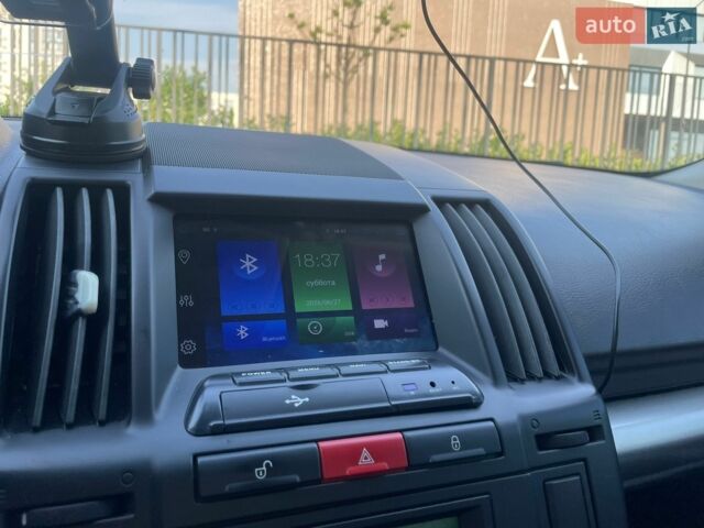 Білий Ленд Ровер Freelander, об'ємом двигуна 2.18 л та пробігом 350 тис. км за 11000 $, фото 18 на Automoto.ua