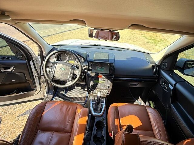 Белый Ленд Ровер Фрилендер, объемом двигателя 2.2 л и пробегом 18500 тыс. км за 11999 $, фото 4 на Automoto.ua