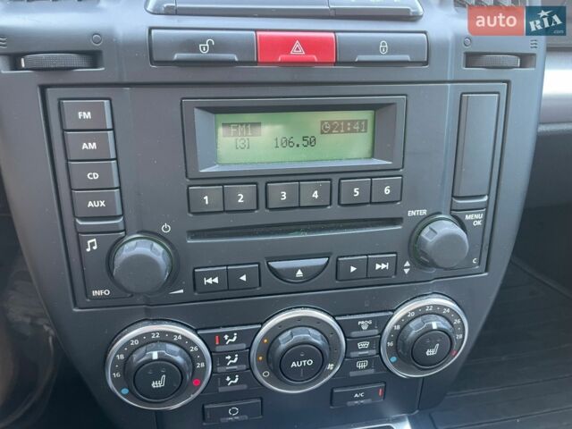 Білий Ленд Ровер Freelander, об'ємом двигуна 2.18 л та пробігом 350 тис. км за 11000 $, фото 17 на Automoto.ua