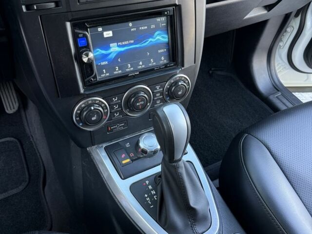 Белый Ленд Ровер Фрилендер, объемом двигателя 2.2 л и пробегом 205 тыс. км за 11045 $, фото 10 на Automoto.ua