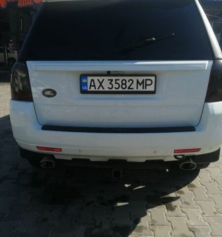 Белый Ленд Ровер Фрилендер, объемом двигателя 3.2 л и пробегом 200 тыс. км за 12500 $, фото 4 на Automoto.ua