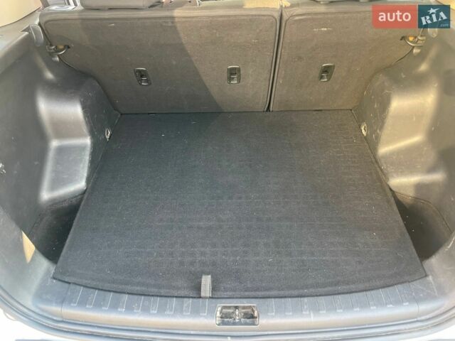 Білий Ленд Ровер Freelander, об'ємом двигуна 2.18 л та пробігом 350 тис. км за 11000 $, фото 24 на Automoto.ua