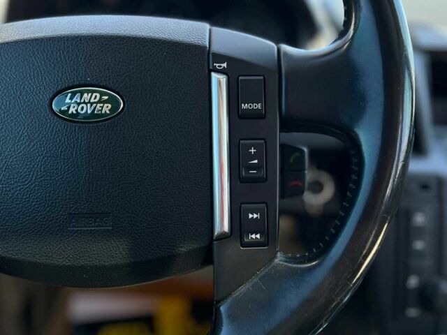 Білий Ленд Ровер Freelander, об'ємом двигуна 3.2 л та пробігом 198 тис. км за 13000 $, фото 12 на Automoto.ua