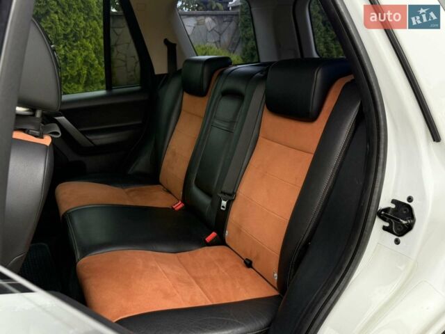 Білий Ленд Ровер Freelander, об'ємом двигуна 2.18 л та пробігом 295 тис. км за 13700 $, фото 26 на Automoto.ua