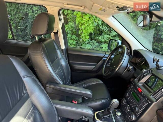 Білий Ленд Ровер Freelander, об'ємом двигуна 2.18 л та пробігом 180 тис. км за 14500 $, фото 7 на Automoto.ua