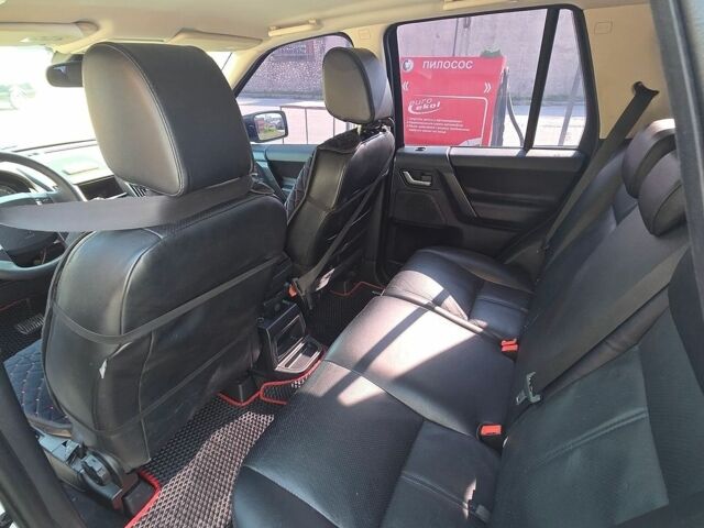 Білий Ленд Ровер Freelander, об'ємом двигуна 2.18 л та пробігом 232 тис. км за 11800 $, фото 11 на Automoto.ua