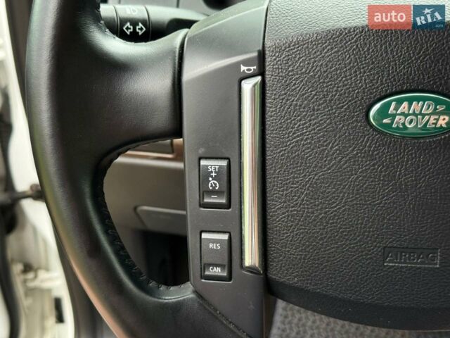Білий Ленд Ровер Freelander, об'ємом двигуна 2.18 л та пробігом 295 тис. км за 13700 $, фото 17 на Automoto.ua