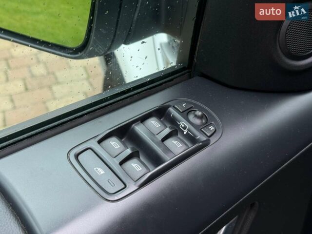 Білий Ленд Ровер Freelander, об'ємом двигуна 2.18 л та пробігом 295 тис. км за 13700 $, фото 3 на Automoto.ua