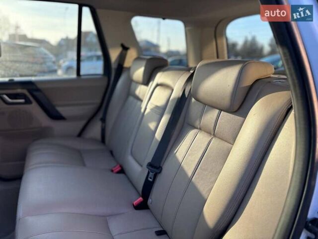 Білий Ленд Ровер Freelander, об'ємом двигуна 2.18 л та пробігом 235 тис. км за 14499 $, фото 22 на Automoto.ua