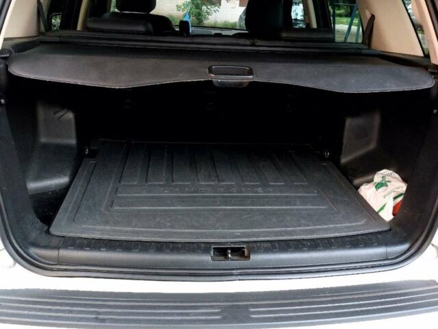 Білий Ленд Ровер Freelander, об'ємом двигуна 2 л та пробігом 117 тис. км за 12800 $, фото 15 на Automoto.ua