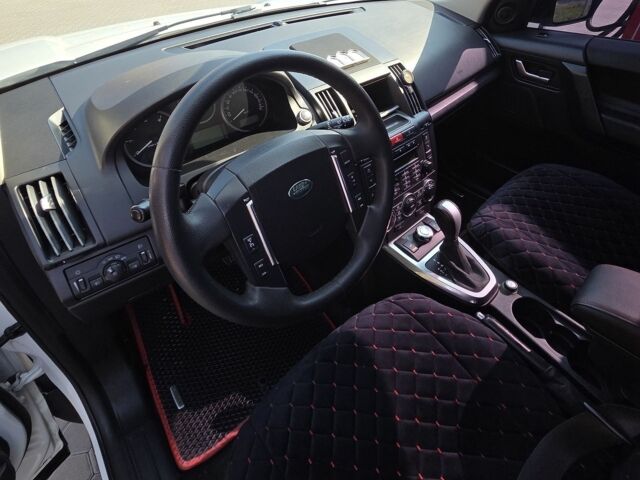 Білий Ленд Ровер Freelander, об'ємом двигуна 2.18 л та пробігом 232 тис. км за 11800 $, фото 7 на Automoto.ua