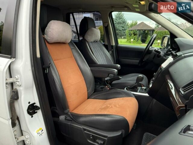 Білий Ленд Ровер Freelander, об'ємом двигуна 2.18 л та пробігом 295 тис. км за 13700 $, фото 24 на Automoto.ua