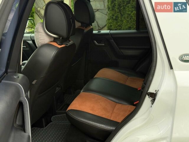 Білий Ленд Ровер Freelander, об'ємом двигуна 2.18 л та пробігом 295 тис. км за 13700 $, фото 21 на Automoto.ua