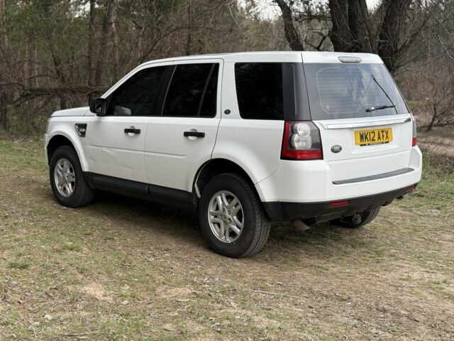 Белый Ленд Ровер Фрилендер, объемом двигателя 2.2 л и пробегом 225 тыс. км за 5000 $, фото 6 на Automoto.ua