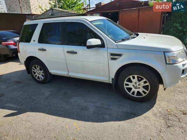 Білий Ленд Ровер Freelander, об'ємом двигуна 2.18 л та пробігом 173 тис. км за 12650 $, фото 1 на Automoto.ua
