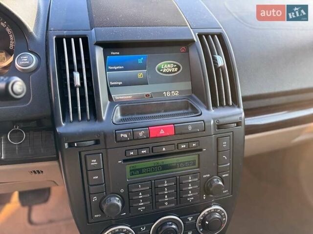 Білий Ленд Ровер Freelander, об'ємом двигуна 2.18 л та пробігом 235 тис. км за 14499 $, фото 16 на Automoto.ua